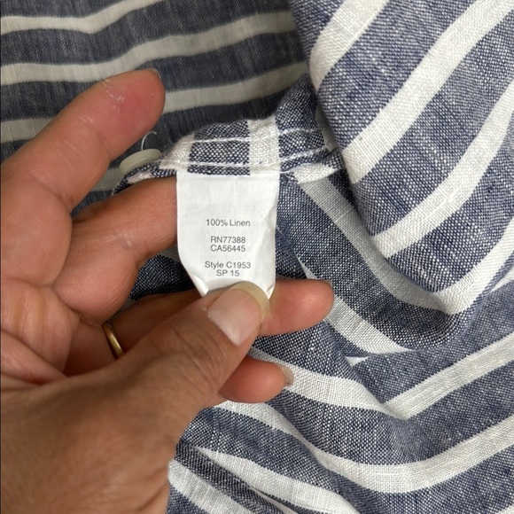 J.Crew M SIZE Men's Striped grey and White Shirt
💯% Linen - Picture 9 of 9